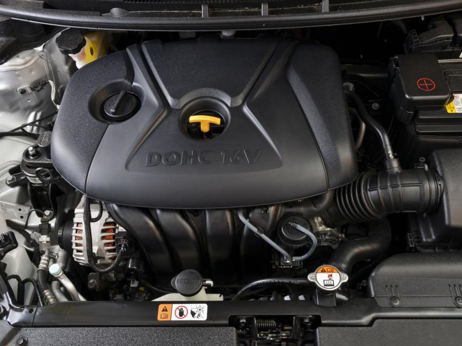  Kia Cerato Hatchback 2013 года  (ZA) (фото 2 из 26)